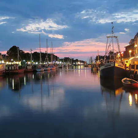 Doppelzimmer Dinner, Direkt Am Alten Strom Rostock Buitenkant foto